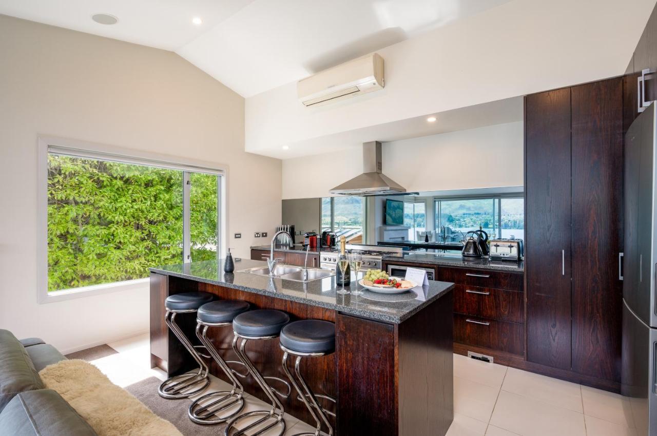 Luxury Lakeview Vista Apartment Wanaka Esterno foto