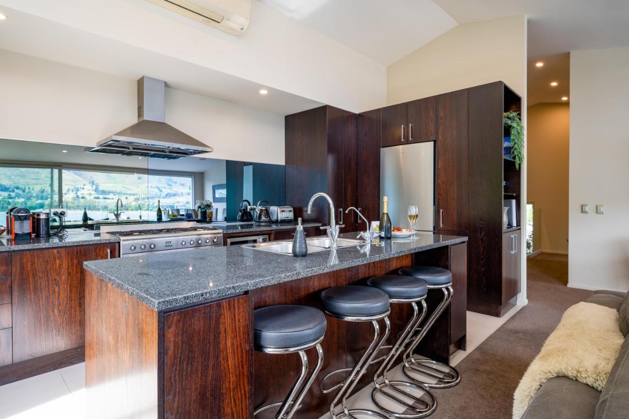 Luxury Lakeview Vista Apartment Wanaka Esterno foto