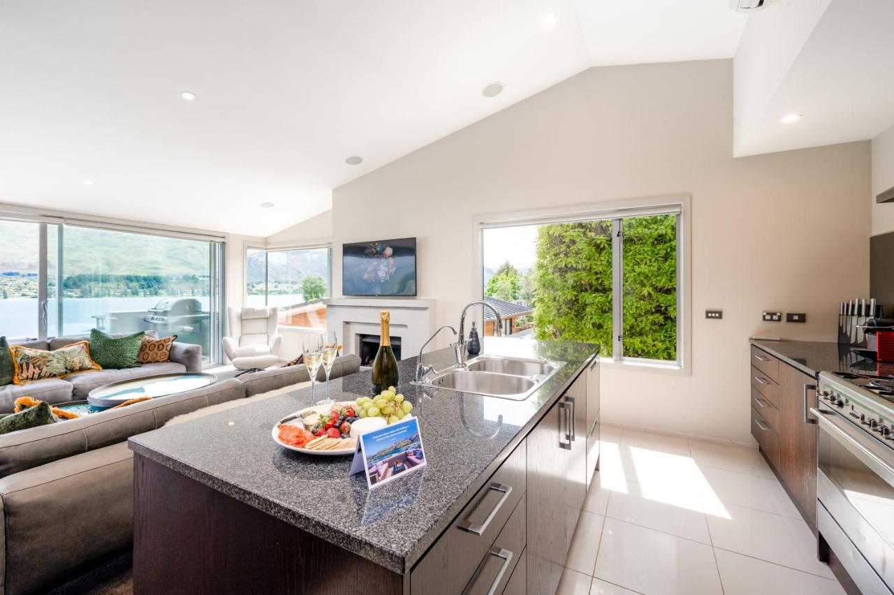 Luxury Lakeview Vista Apartment Wanaka Esterno foto